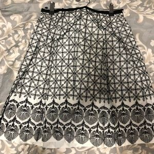 Tahari cute pleated skirt perfect condition
